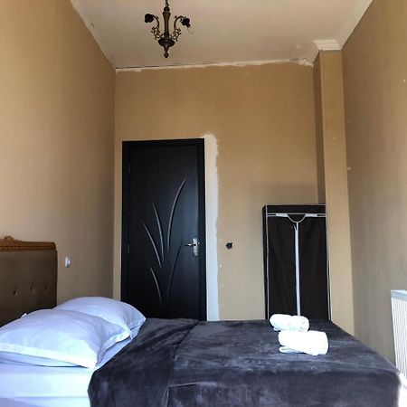 Lucky Family Hotel Tbiliszi Kültér fotó